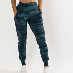 Alphalete joggers